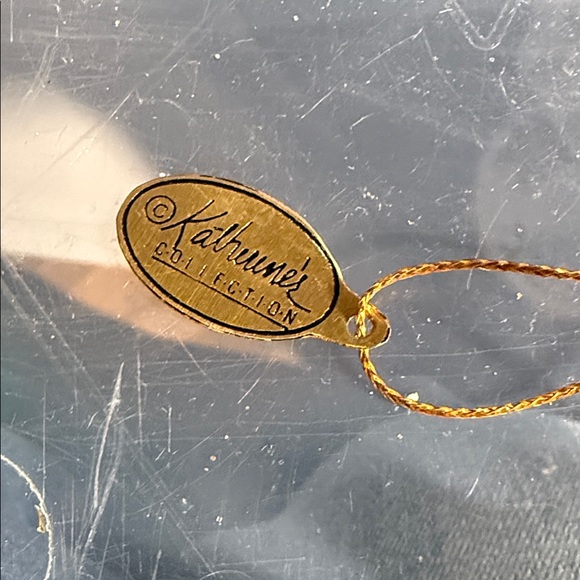 Katherine's Collection Mouse Figurine with Pink and Gold Details - Picture 7 of 7